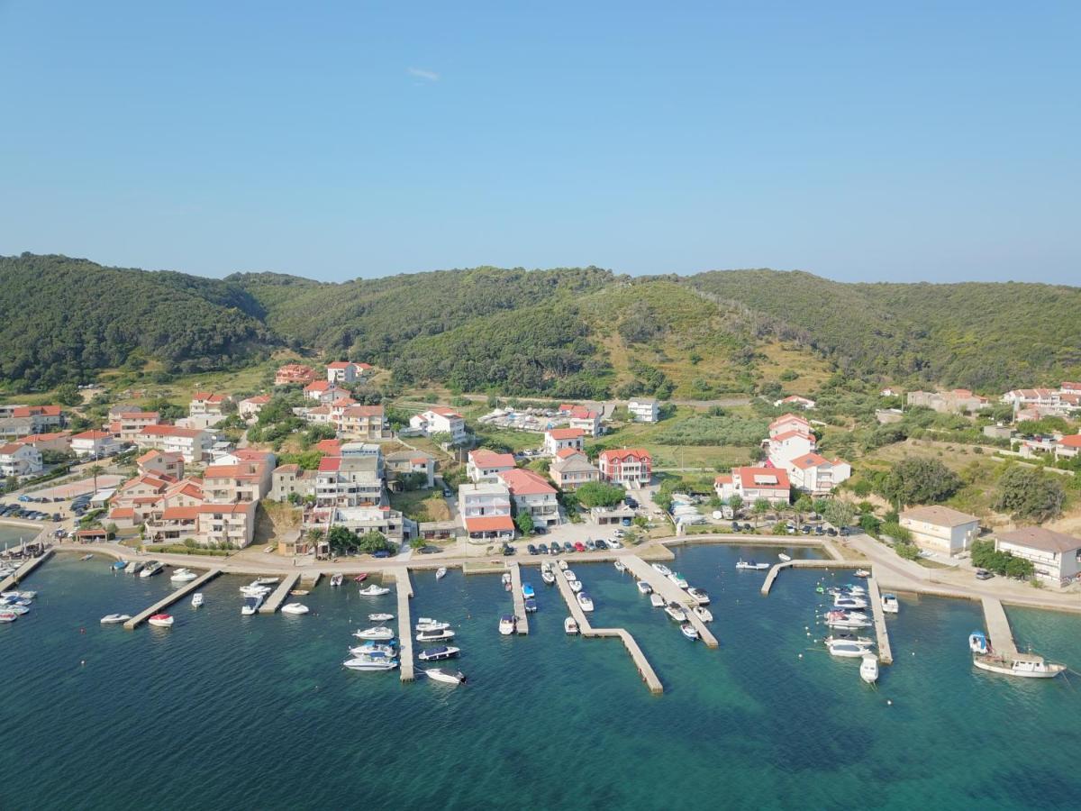 Anka Bunic Bed & Breakfast Rab Town Exterior photo