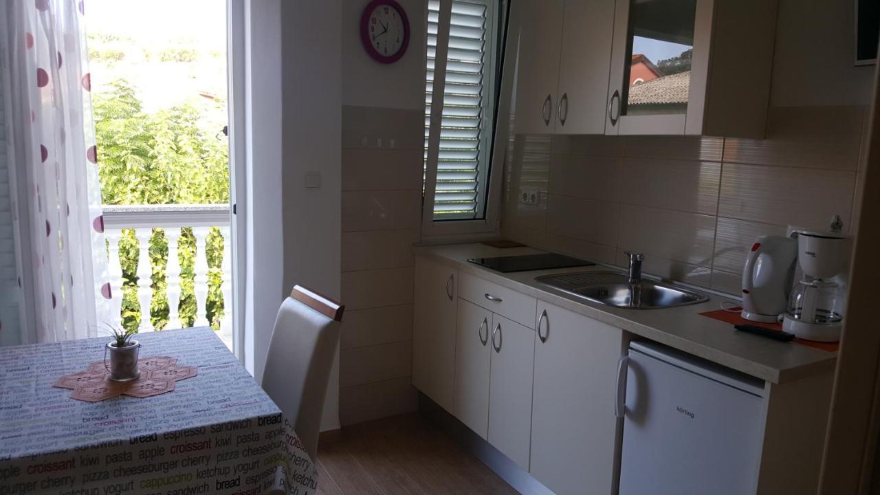 Anka Bunic Bed & Breakfast Rab Town Exterior photo